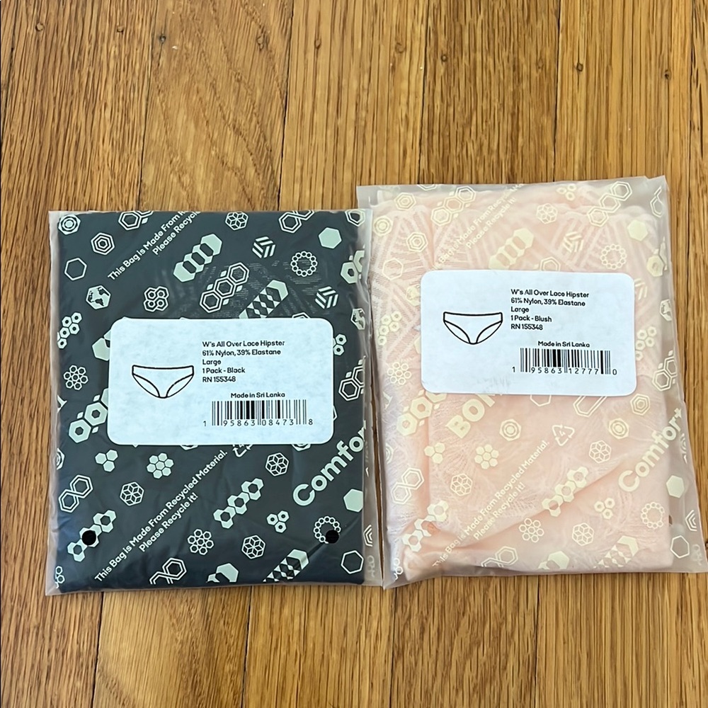 NWT Bombas all over lace hipster